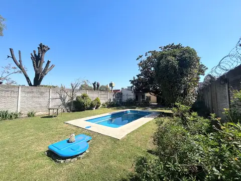 Casa en venta Grand Bourg 3 amb quicho pileta