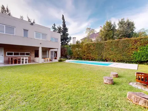 CASA 6 AMB EN VENTA EN LA DAMASIA C/PILETA Y PARQU