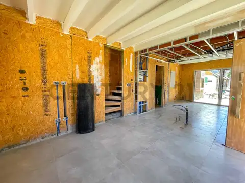 Casa 3 ambientes con 1 baño