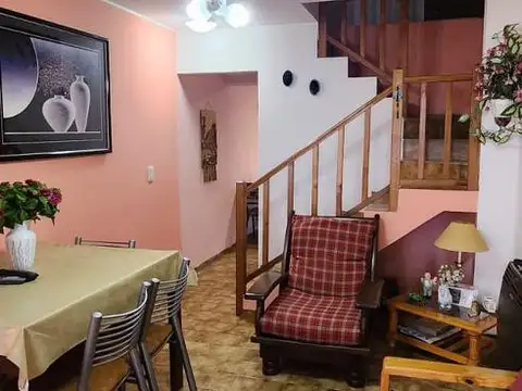 Depto Tipo Casa en Venta de 3 dormitorios