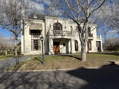 Casa en Venta, 4 Dormitorios, en Barrio Privado Septiembre, Escobar, GBA Norte