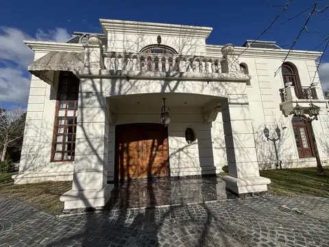 Casa en Venta con 1 cochera