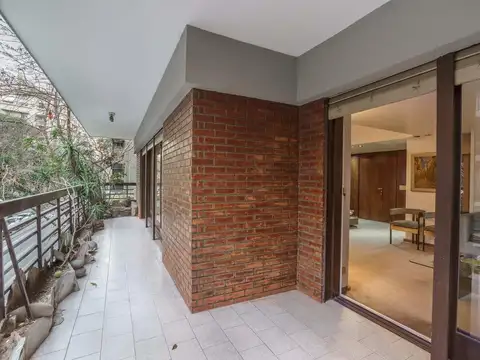 VENTA - PISO 4 AMBIENTES CON DEPENDENCIA - BALCÓN - COCHERA - PILETA - PALERMO