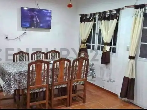Casa a la venta cuatro habitaciones