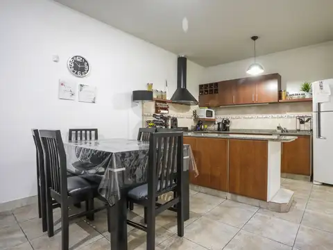 Depto Tipo Casa 3 ambientes con 2 baños