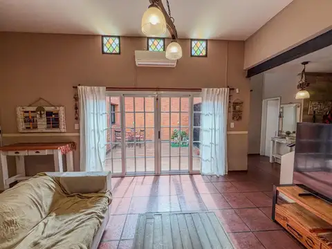 Casa en Venta con 1 cochera