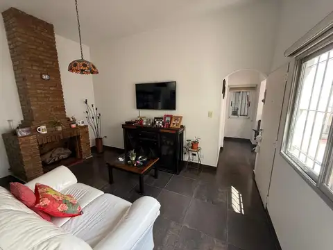 Casa 3 ambientes con 2 baños