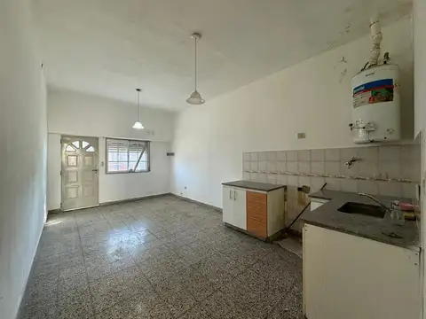 Venta. PH. Departamento.2 ambientes. Entrada independiente. Sin Expensas.Villa Dominico