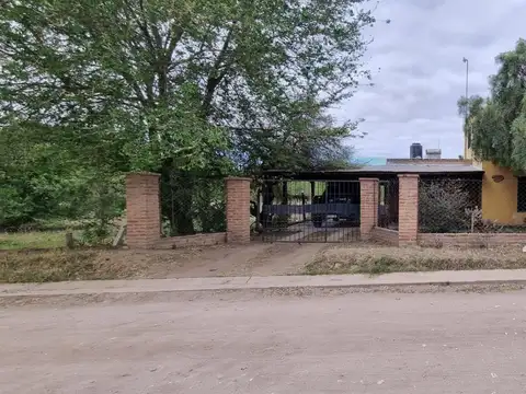 Casa en venta - 3 Dormitorios 1 Baño - Cocheras - 420Mts2 - Alta Gracia