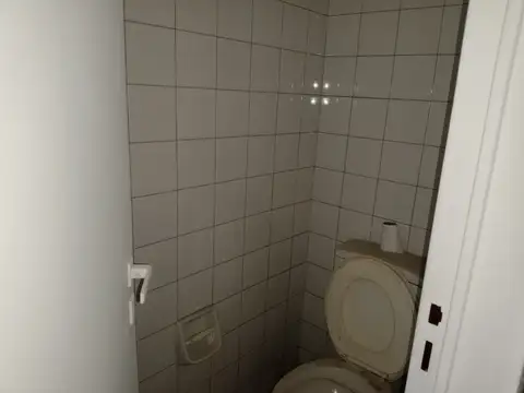 Local 39 m2 + Entrepiso 21 m2