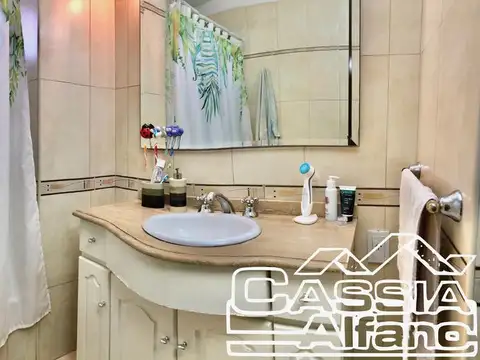 Departamento 5 ambientes con 4 baños