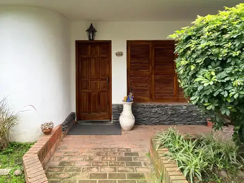 Casa en Venta en Alberdi, USD 205.000