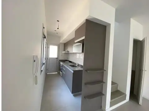 Depto Tipo Casa 3 ambientes con 2 baños