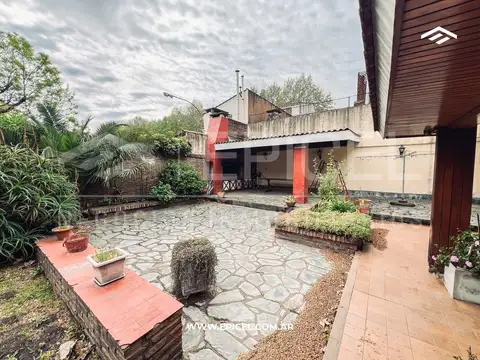 Casa 6 ambientes con 3 baños