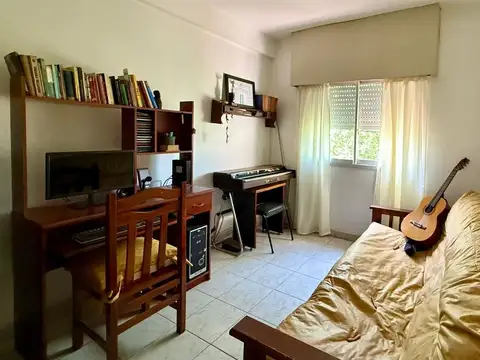Depto Tipo Casa 4 ambientes con 2 baños