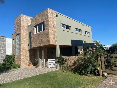 Casa en Alquiler de 4 dormitorios
