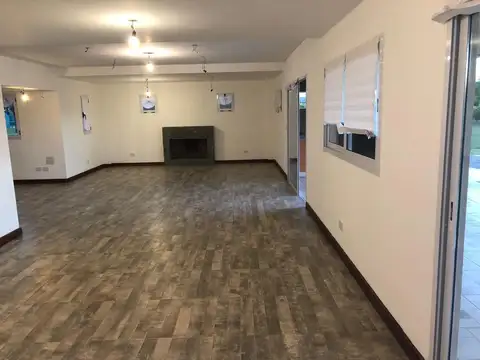 Casa 5 ambientes con 3 baños