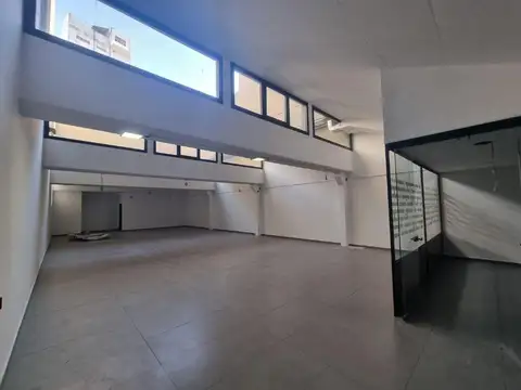 Oficina Monoambiente con 4 baños