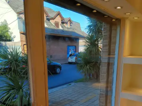Local en Alquiler en Boulogne, $ 450.000