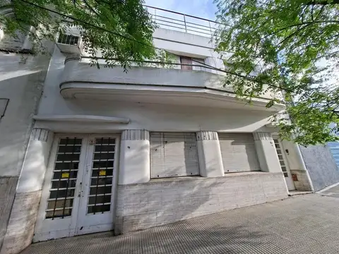 PH en venta - 5 Dormitorios 3 Baños - Parque Chacabuco