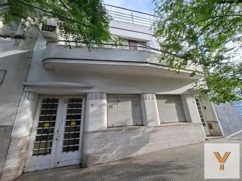 PH en venta - 5 Dormitorios 3 Baños - Parque Chacabuco