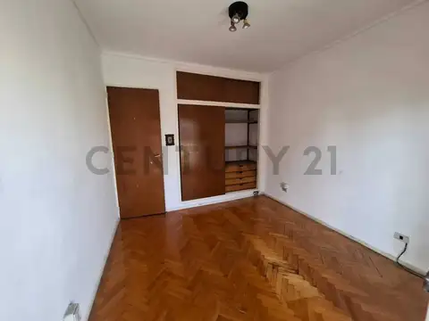 ALQUILER DEPARTAMENTO 4 AMBIENTES C/DEPENDENCIA y BALCON - PATERNAL