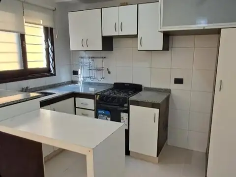 Depto Tipo Casa en Venta con 1 cocheras