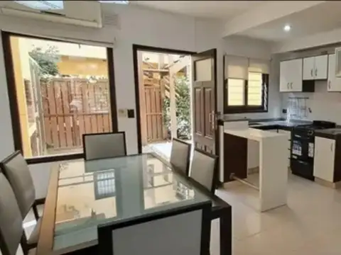 Excelente 3 Ambientes Pleno Centro, parrilla, cochera.