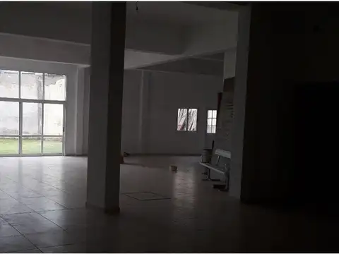 LOCAL COMERCIAL- RECICLADO A NUEVO