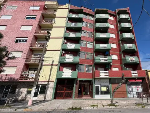 HERMOSO MONOAMBIENTE CON COCHERA - PLENO CENTRO