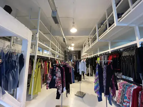 Oficina en Venta con 2 cocheras