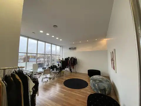 Edificio Comercial en Venta o Alquiler | 1290 m² | Doble Lote en Av. Donato Alvarez al 1400
