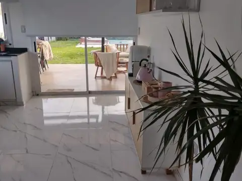 Casa 3 ambientes con 2 baños