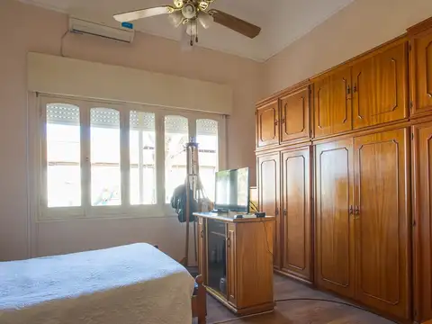 VENTA – Casa con 3 dormitorios y patio en Cañada de Gómez.