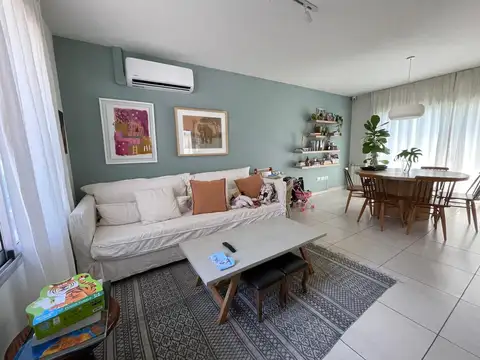 Casa 5 ambientes con 2 baños