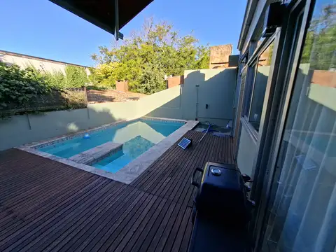 Casa 4 ambientes con 1 baño