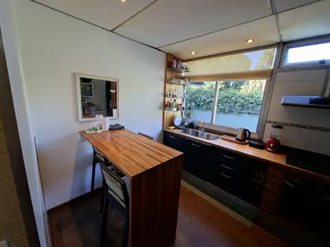 Casa en venta, tres dormitorios, jardin y piscina, cochera doble Bº Divino Rostro