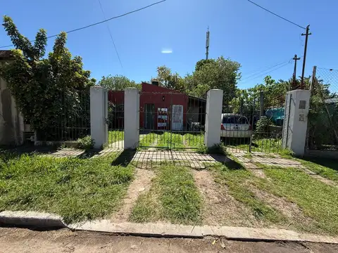 Casa 3 ambientes con 2 baños
