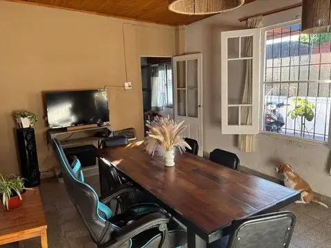 Depto Tipo Casa en Venta en Bernal, USD 60.000