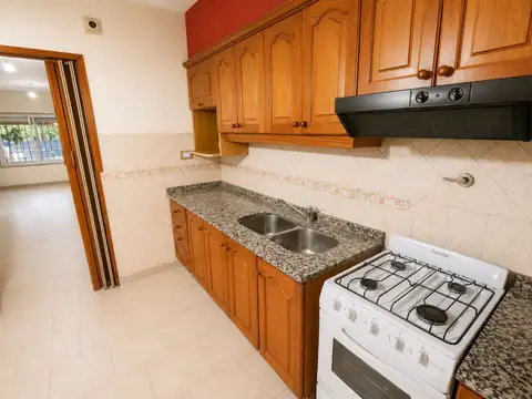 VENTA DUPLEX CUATRO AMBIENTES CASTELAR PARQUE