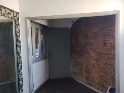 DOS AMBIENTES P.H. POR ESCALERA,  A RECICLAR