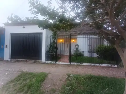 Casa En Venta 4 Ambientes Paso Del Rey 1800