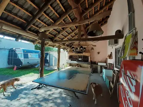 CASA EN VENTA  4 AMBIENTES PASO DEL REY