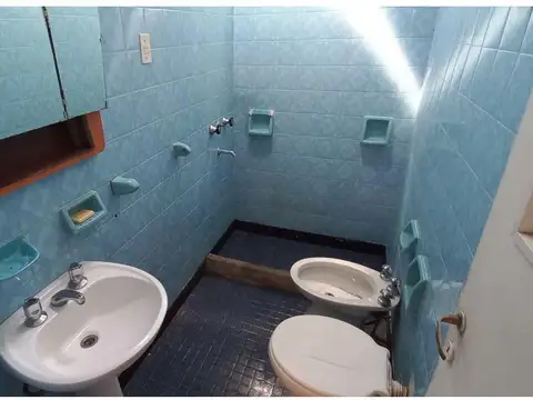 CASA EN VENTA DE 2 DORMITORIOS, ESPACIOS AMPLIOS!