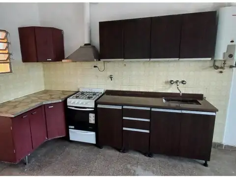Casa 3 ambientes con 1 baño