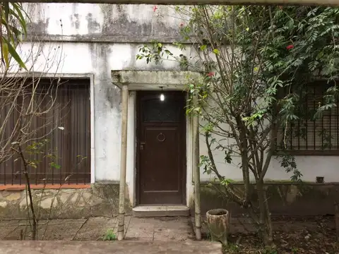 Calle ardohain 160, Glew, Alte. Brown.