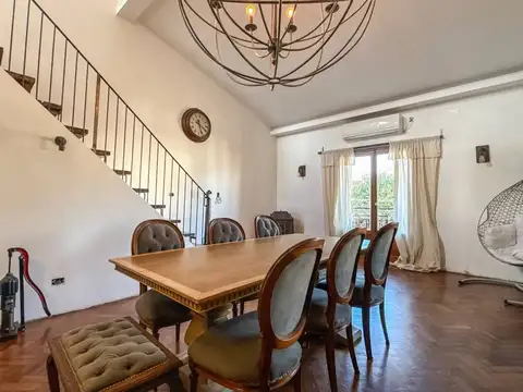 Depto Tipo Casa 4 ambientes con 2 baños