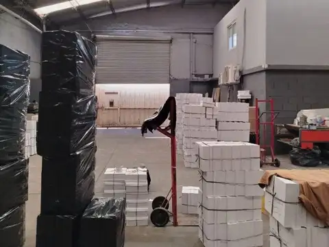 GALPON DE 580 MTS CON OFICINAS Y salón
