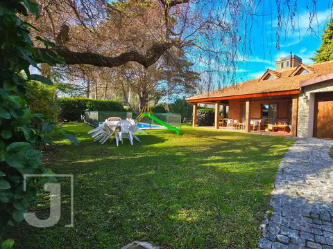 Casa en venta | Mapuche | 4 ambientes | reciclada | golf