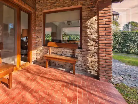 Casa en Venta con 4 cocheras